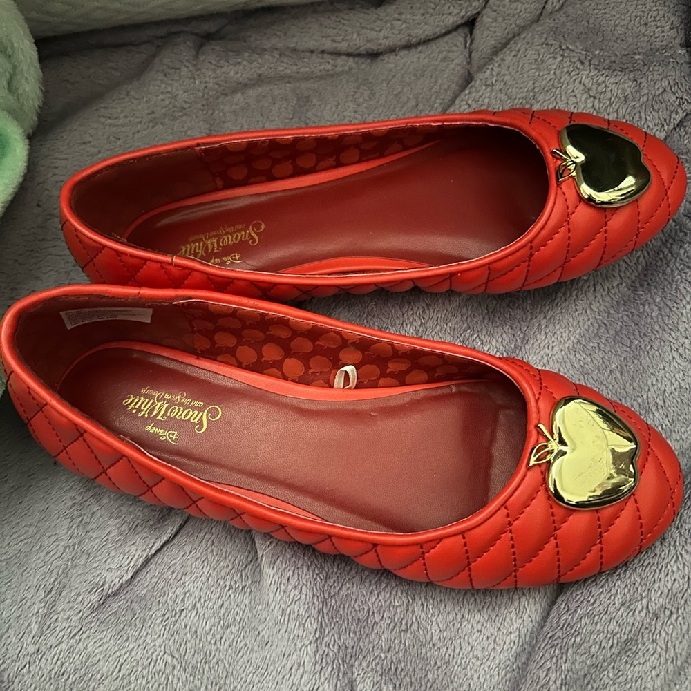 Disney Snow White And The Seven Dwarfs Red Quilted Apple Flats